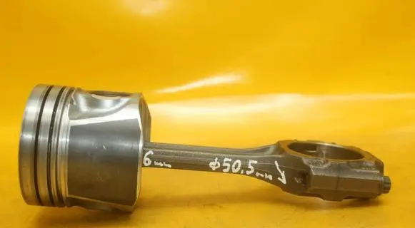 Volkswagen Golf IV Piston with connecting rod 79L46 028H