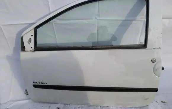 Renault Twingo II Front door balta
