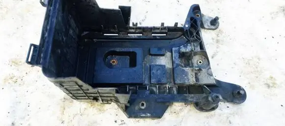 Volkswagen PASSAT B6 Battery box tray 1K0915333C