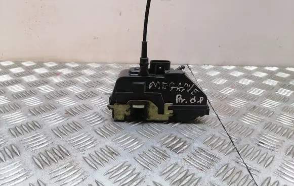 Renault Megane II Front door lock