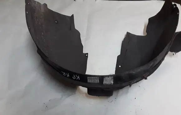 Front wheel arch liner splash guards