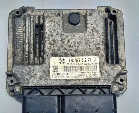 Volkswagen Golf VI Engine control unit/module 03C906016AH 0261S05805 MED1755