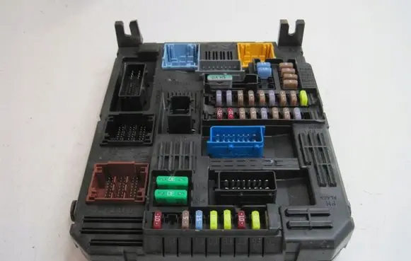 Citroen C4 Grand Picasso Fuse box set 9855665180