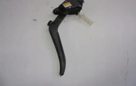 Volkswagen Touareg I Accelerator throttle pedal 7L0723507D