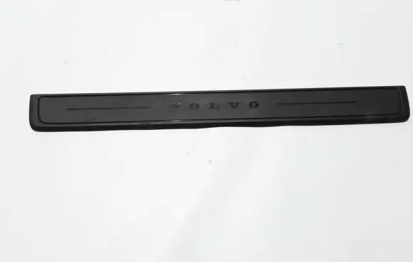 Volvo XC40 Front sill trim cover 31484194