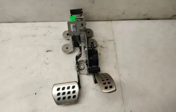 Renault Megane IV Brake pedal bracket assembly 