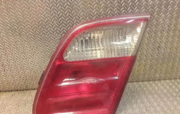 Mercedes-Benz E W210 Tailgate rear/tail lights 2108204064