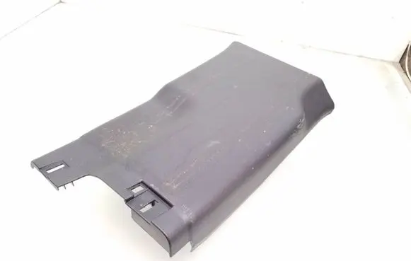 (B) pillar trim (bottom)