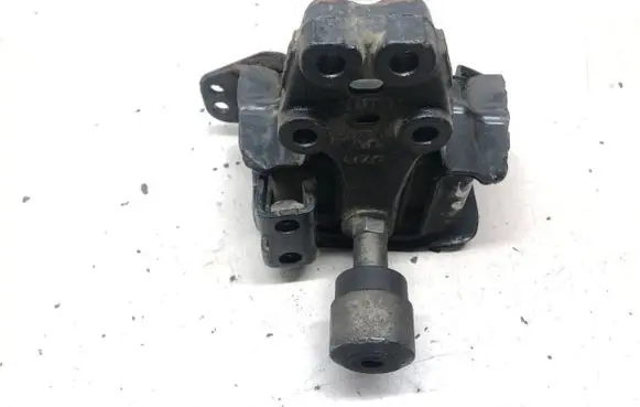 Citroen C5 Engine mount bracket 9646135380