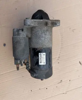 Opel Insignia A Starter motor 55352882 M001T30172
