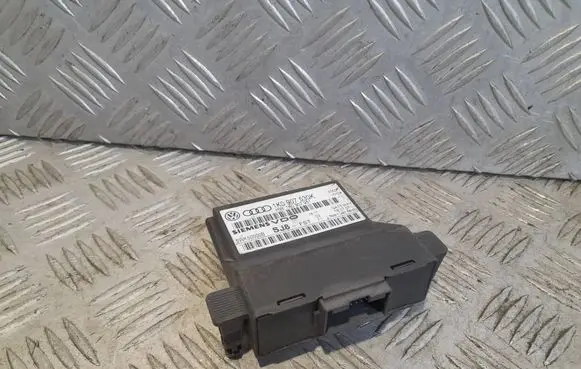 Volkswagen Golf Plus Gateway control module 1K0907530K 1K0907951 5WK50000B
