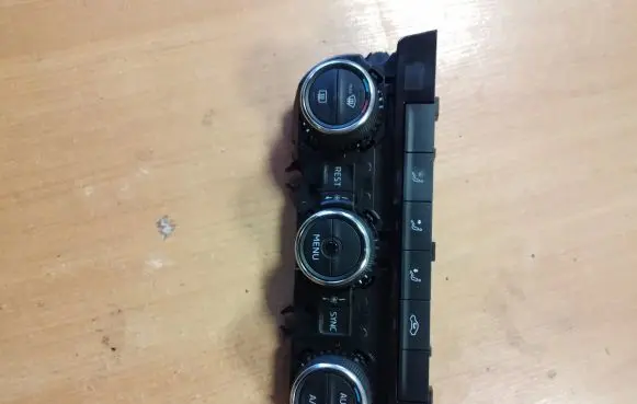 Skoda Superb B8 (3V) Climate control unit 3V0907044AQ