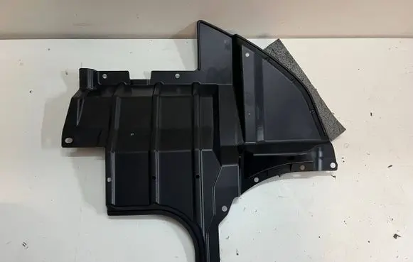 Mitsubishi Outlander Engine splash shield/under tray MR974871