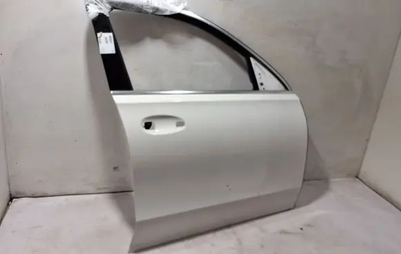 Mercedes-Benz GLE W167 Front door A1677200600