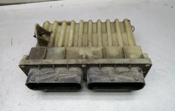 Opel Zafira A Fan control module 24410130
