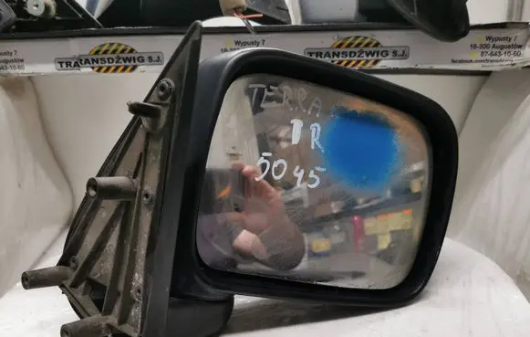 Nissan Terrano Manual wing mirror E9020066 E9010050