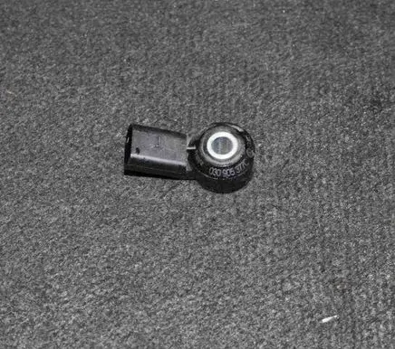 Volkswagen Golf VI Crankshaft position sensor 030905377C