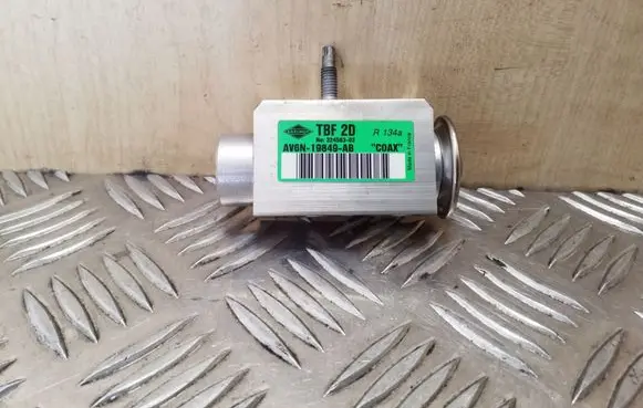 Air conditioning (A/C) expansion valve