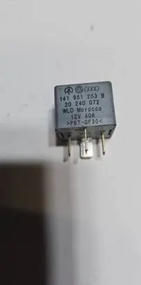 Volkswagen PASSAT B6 Other relay 141951253b