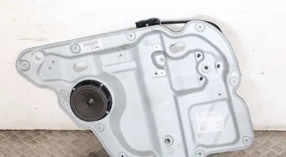 Volkswagen Touran II Rear window lifting mechanism without motor 1T0839729Q