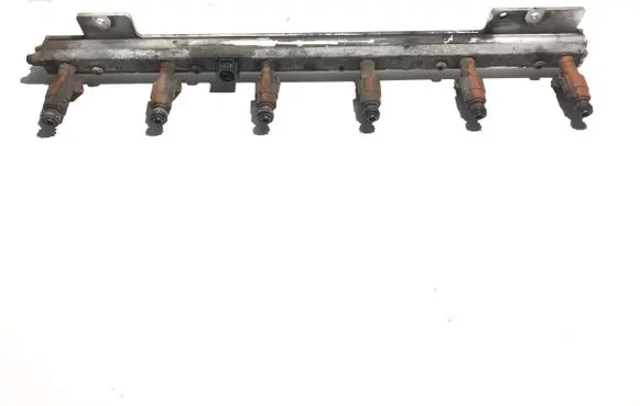 Volvo XC90 Fuel main line pipe