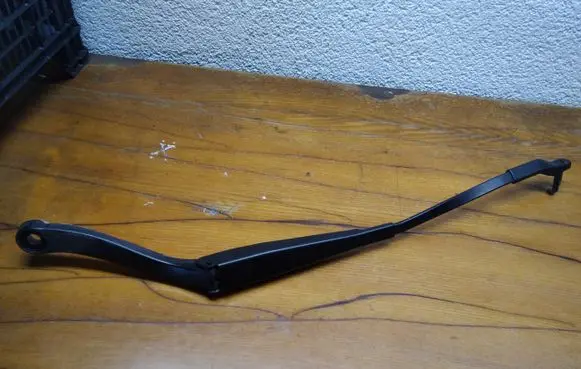 Mercedes-Benz E A207 Front wiper blade arm A2078200044