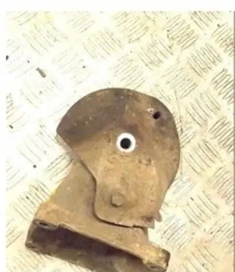 Mercedes-Benz E W210 Engine mounting bracket