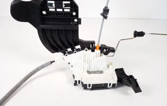 Mercedes-Benz GL X166 Rear door lock A2047302935
