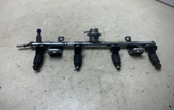 Ford Mondeo Mk III Fuel injectors set LF0113150 020830A 1S7GFA