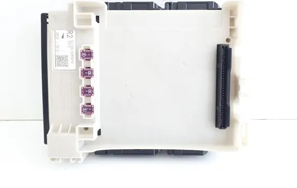 Toyota RAV 4 (XA50) Fuse module 8273042890 8273042890C