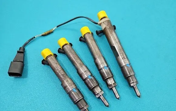 Skoda Octavia Mk1 (1U) Fuel injector 038130202E IMPRK1332189