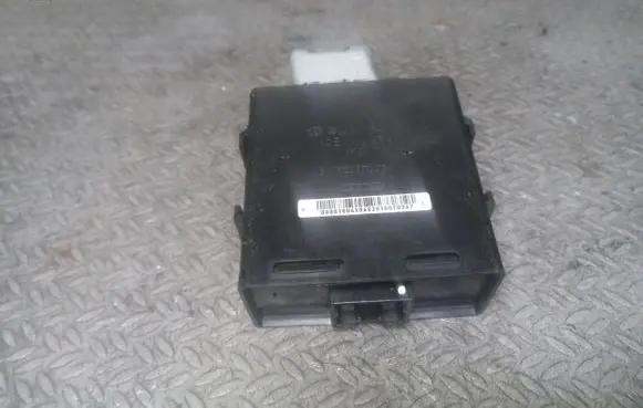 Subaru Forester SG Door central lock control unit/module 88183SA010