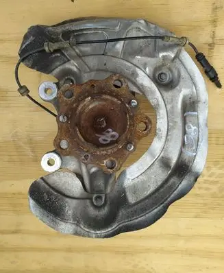 BMW M3 F80 Front wheel hub 228400105