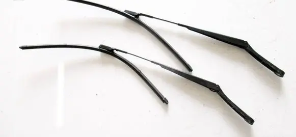 Volkswagen Golf VI Front wiper blade arm 1Q1955409