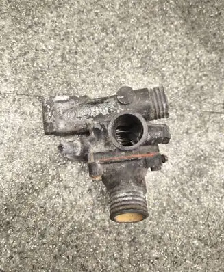BMW 3 E30 Thermostat/thermostat housing 1265055