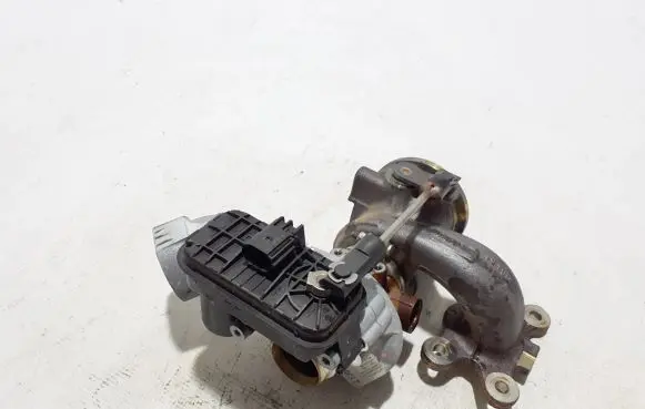 Cupra Formentor Turbo 04E145715M