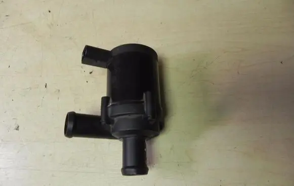 Skoda Fabia Mk2 (5J) Water pump 1K0965561L VD6716