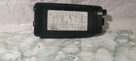 Chevrolet Captiva Fuse box cover