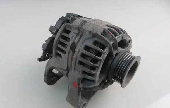 Opel Agila A Generator/alternator 24437119 0124225018