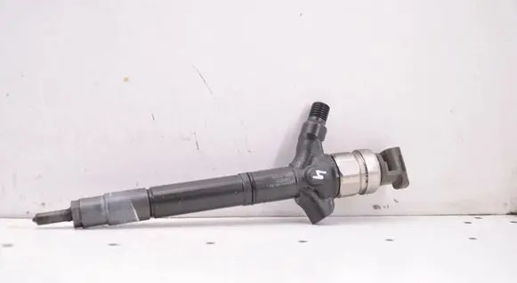 Toyota Avensis T250 Fuel injector 236700R180 5150F8F5