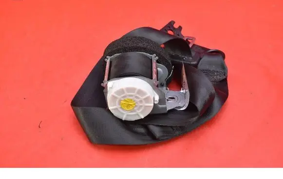 Volkswagen PASSAT CC Front seatbelt 34138930A
