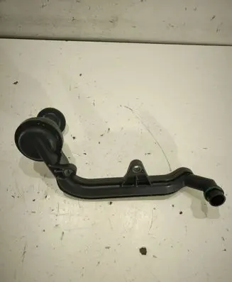 Volvo V50 Breather/breather pipe/hose 8653858