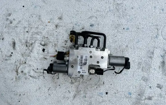 BMW X5 E70 Active stabilizer control/valve assembly 6782737 16075959H 6782787