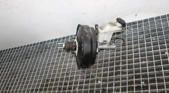 Hyundai Santa Fe Brake booster 585002B995