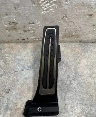BMW 5 G30 G31 Accelerator throttle pedal 6871053