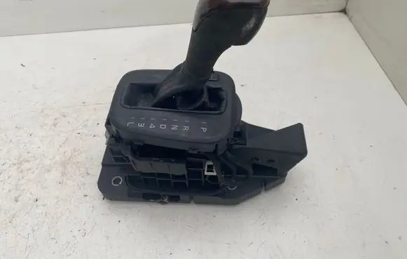 Volvo S80 Gear shifter/selector P08699386