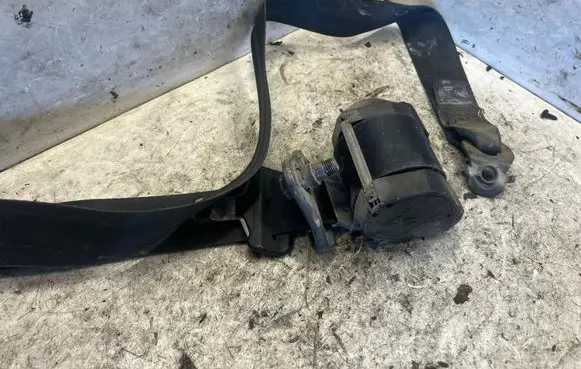 Renault Master II Front seatbelt 304738A