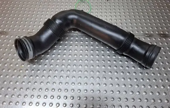Audi A3 S3 8P Air intake hose/pipe S26372998 1K0129618AJ