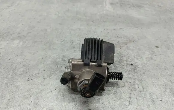 Skoda Octavia Mk2 (1Z) Fuel injection high pressure pump