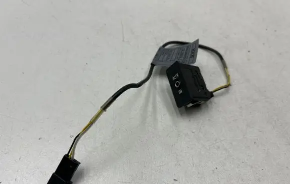 BMW 3 E90 E91 AUX in-socket connector 6940236 EE830VD 1704071557